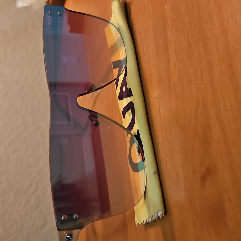 Quay Blue Gradient Sunglasses - Picture 4 of 5